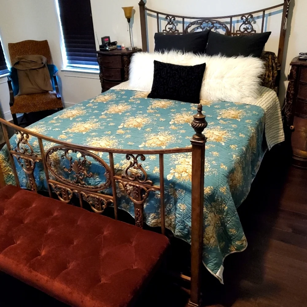 Hand stitched Queen size Quilt CHARTER CLUB - MACY'S WYSIWYG